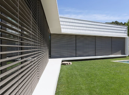 How to Select the Best Outdoor Blinds For Your Home